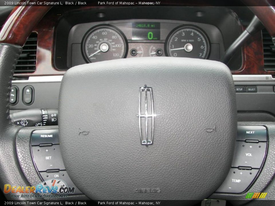 2009 Lincoln Town Car Signature L Black / Black Photo #13