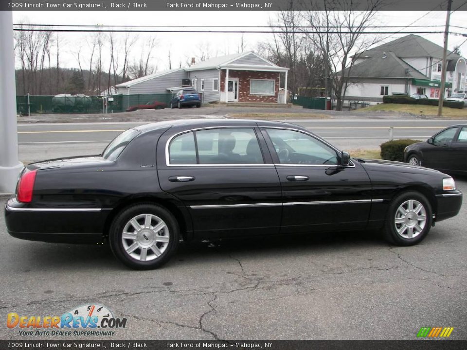 2009 Lincoln Town Car Signature L Black / Black Photo #19