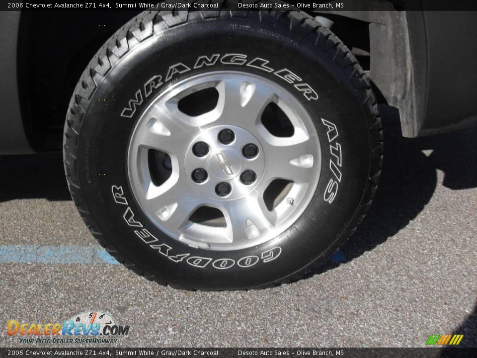 2006 Chevrolet Avalanche Z71 4x4 Summit White / Gray/Dark Charcoal Photo #20