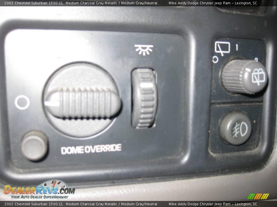 2002 Chevrolet Suburban 1500 LS Medium Charcoal Gray Metallic / Medium Gray/Neutral Photo #12