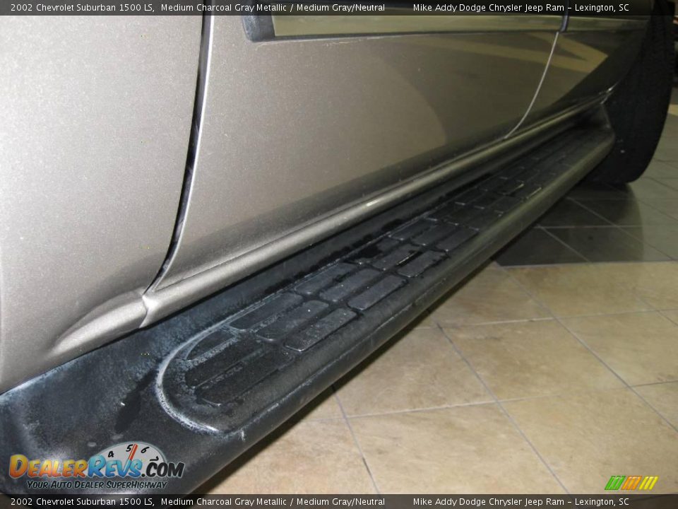 2002 Chevrolet Suburban 1500 LS Medium Charcoal Gray Metallic / Medium Gray/Neutral Photo #21