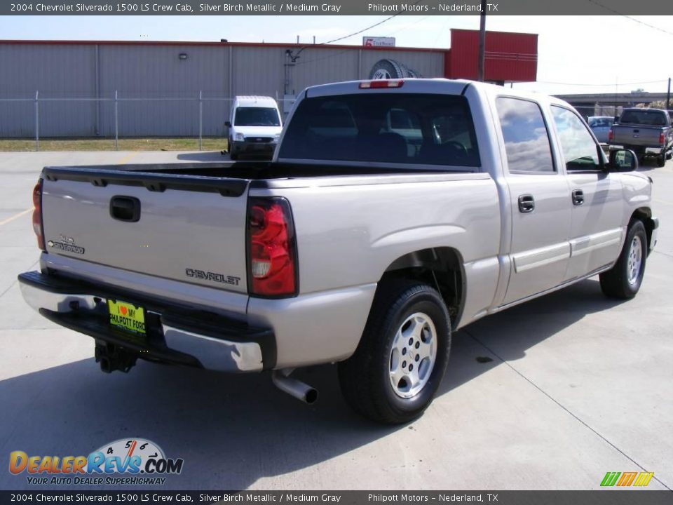 2004 Chevrolet Silverado 1500 LS Crew Cab Silver Birch Metallic / Medium Gray Photo #3