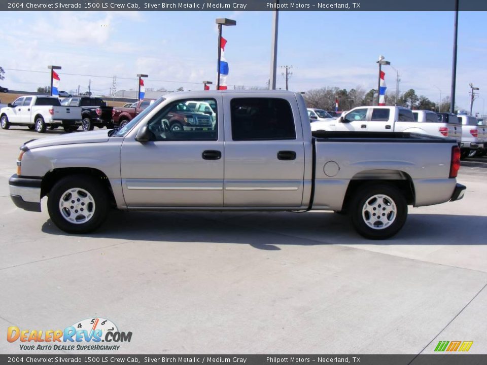 2004 Chevrolet Silverado 1500 LS Crew Cab Silver Birch Metallic / Medium Gray Photo #6