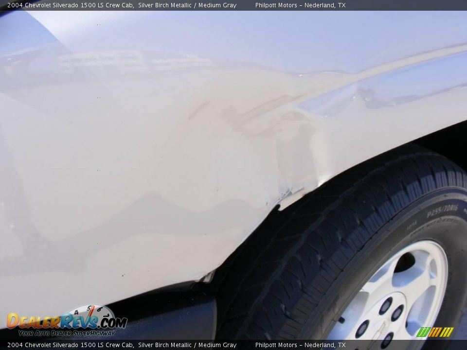 2004 Chevrolet Silverado 1500 LS Crew Cab Silver Birch Metallic / Medium Gray Photo #12