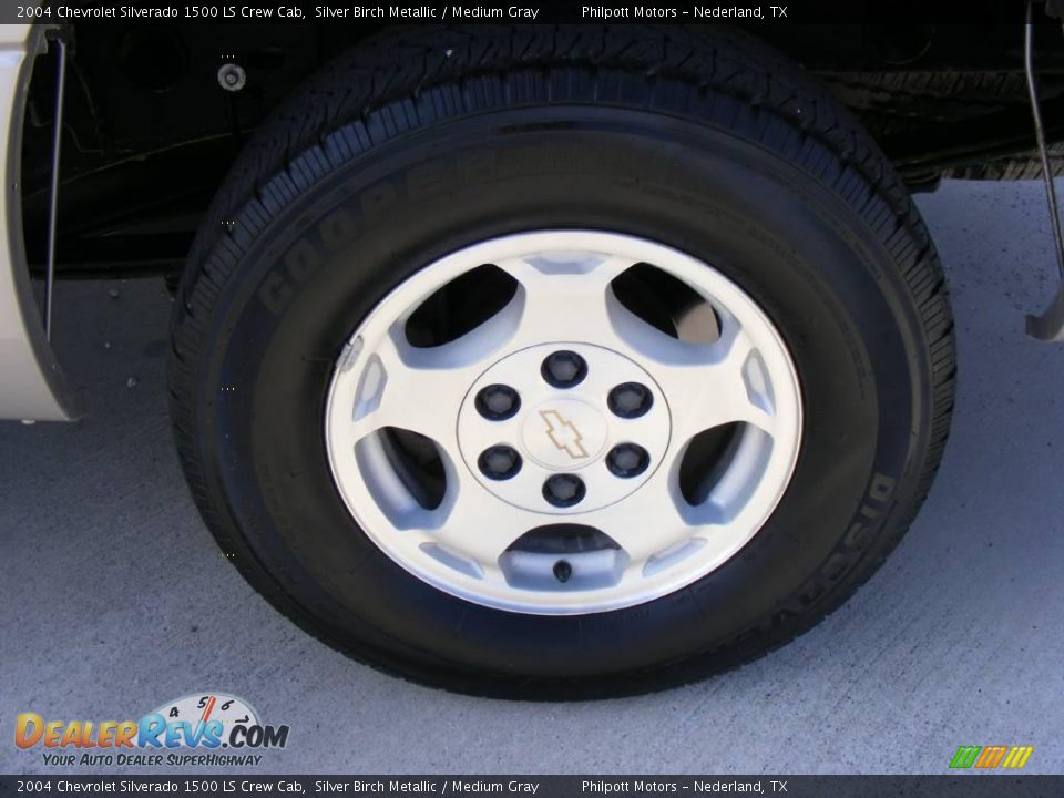 2004 Chevrolet Silverado 1500 LS Crew Cab Silver Birch Metallic / Medium Gray Photo #15