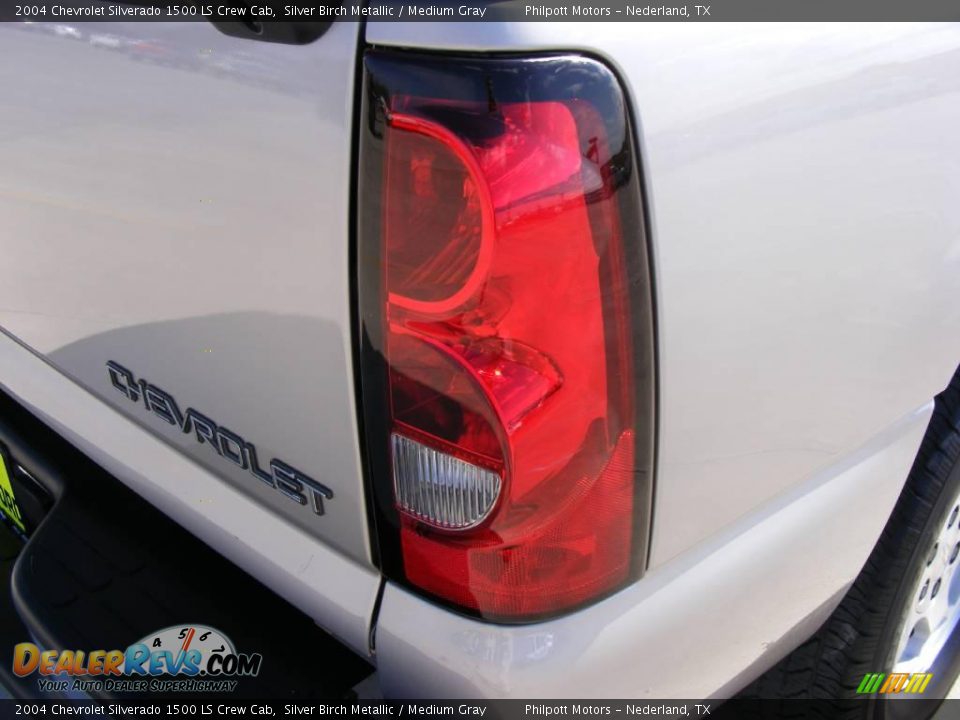 2004 Chevrolet Silverado 1500 LS Crew Cab Silver Birch Metallic / Medium Gray Photo #19