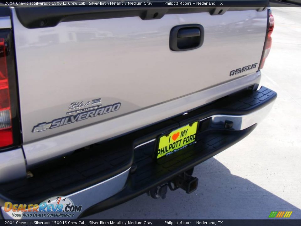 2004 Chevrolet Silverado 1500 LS Crew Cab Silver Birch Metallic / Medium Gray Photo #20