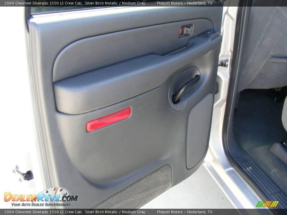 2004 Chevrolet Silverado 1500 LS Crew Cab Silver Birch Metallic / Medium Gray Photo #29