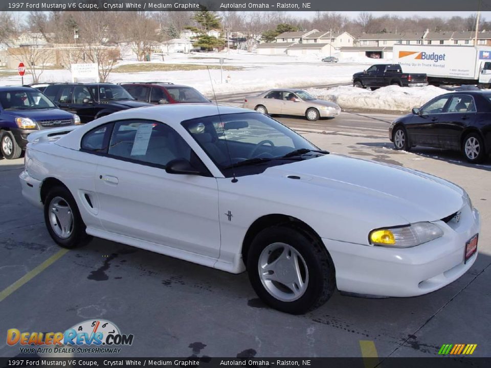 1997 Ford Mustang V6 Coupe Crystal White / Medium Graphite Photo #5