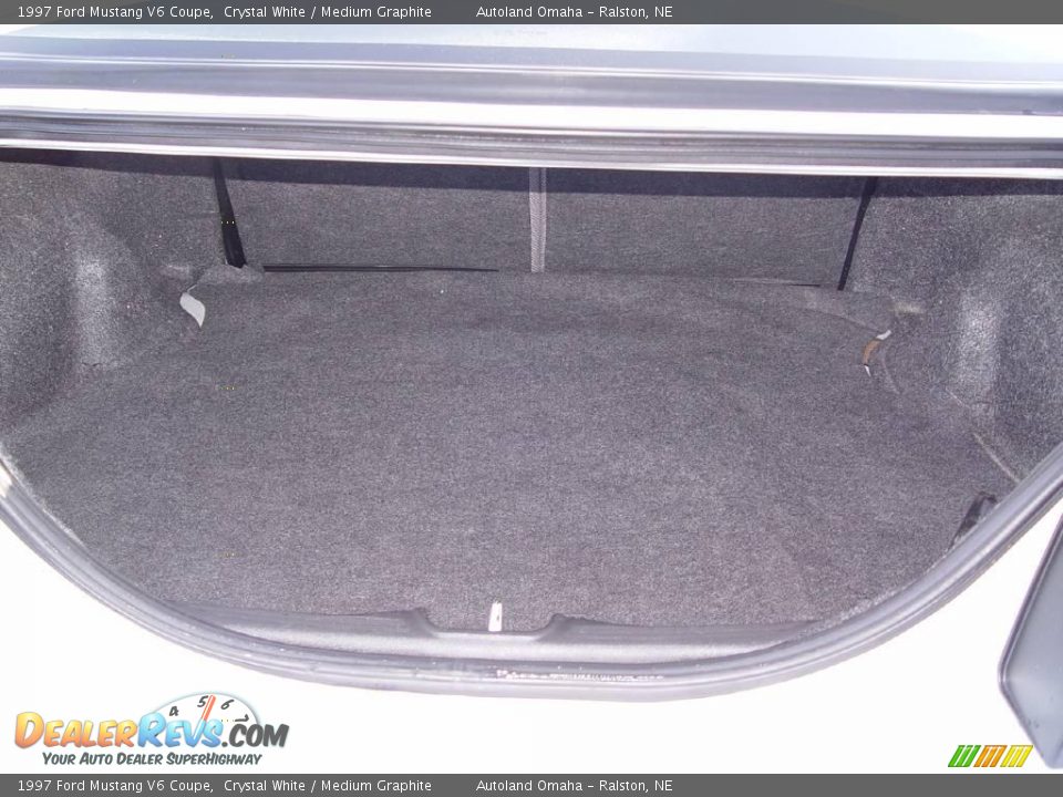 1997 Ford Mustang V6 Coupe Crystal White / Medium Graphite Photo #12