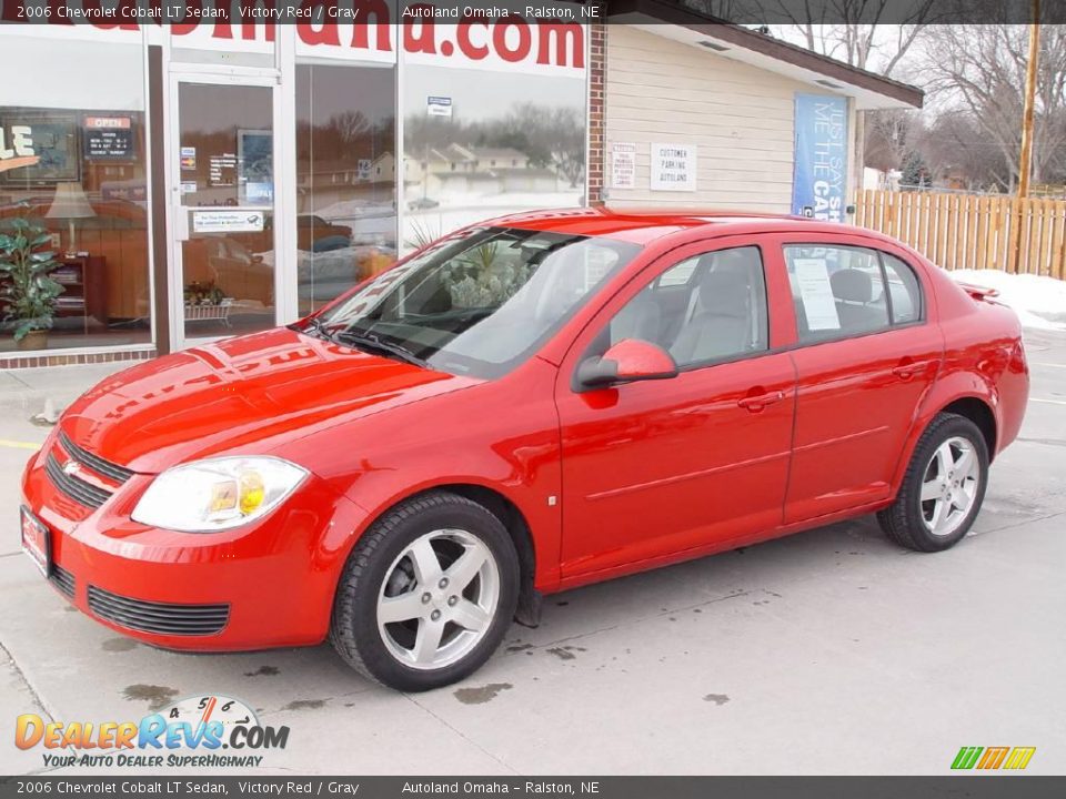 2006 Chevrolet Cobalt LT Sedan Victory Red / Gray Photo #2