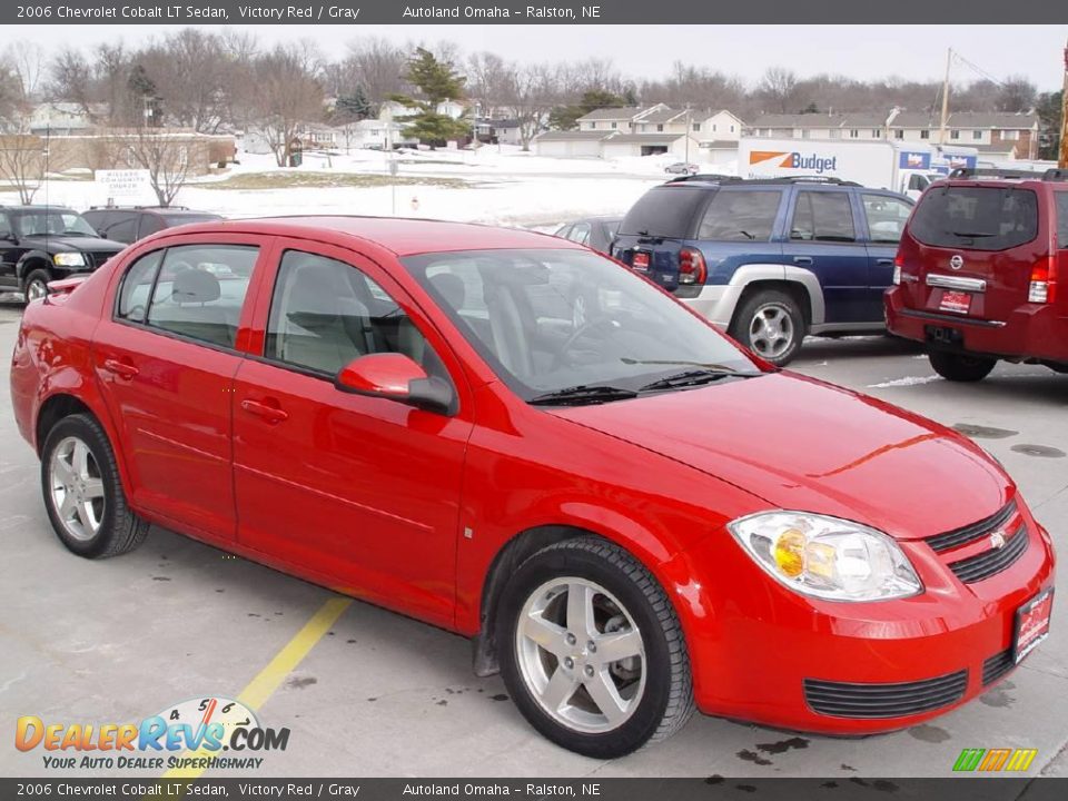 2006 Chevrolet Cobalt LT Sedan Victory Red / Gray Photo #3
