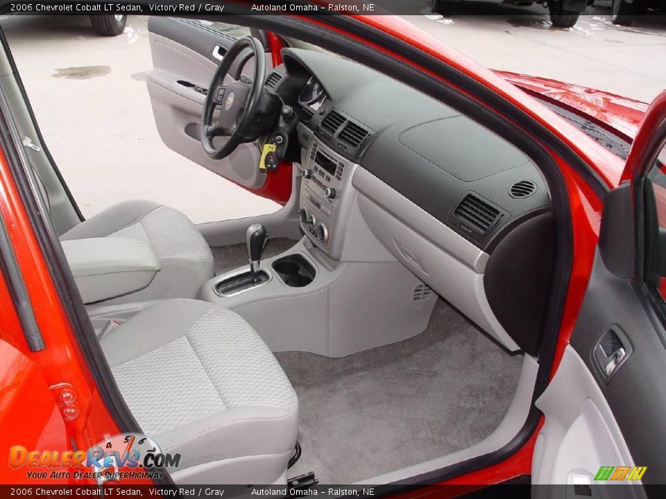 2006 Chevrolet Cobalt LT Sedan Victory Red / Gray Photo #12