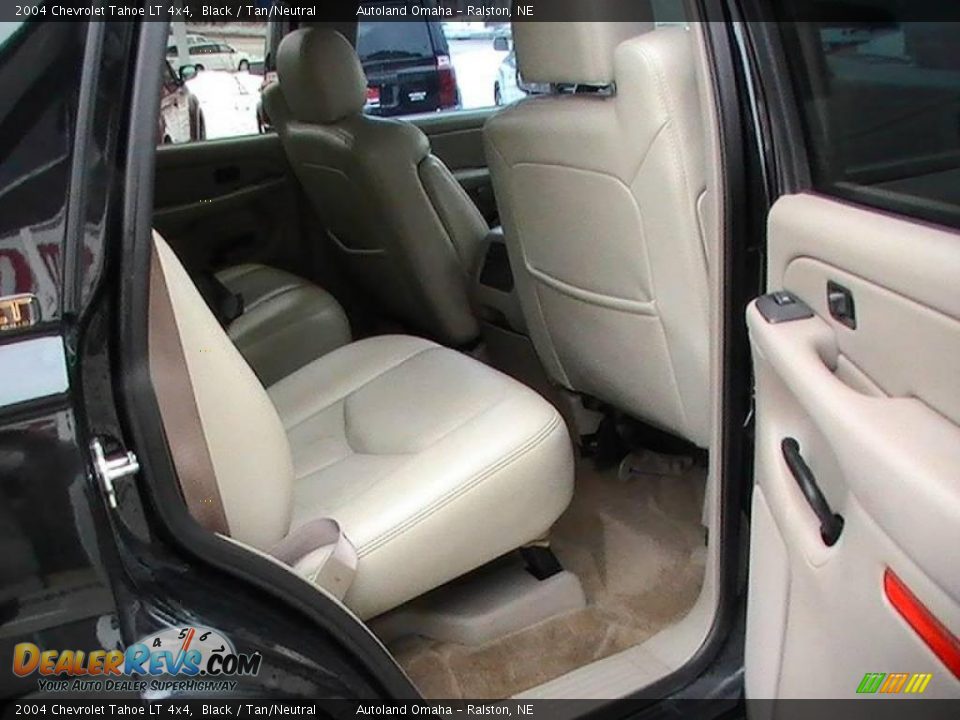 2004 Chevrolet Tahoe LT 4x4 Black / Tan/Neutral Photo #4