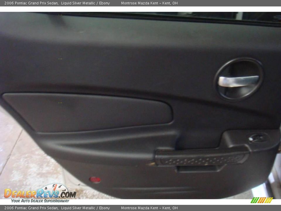 2006 Pontiac Grand Prix Sedan Liquid Silver Metallic / Ebony Photo #13