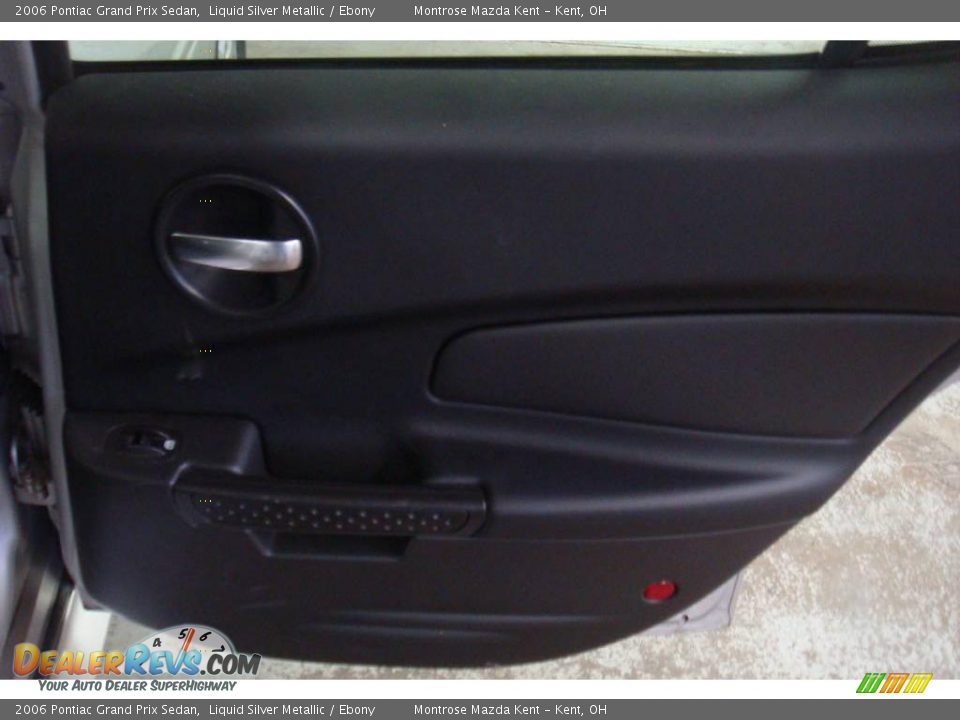 2006 Pontiac Grand Prix Sedan Liquid Silver Metallic / Ebony Photo #14