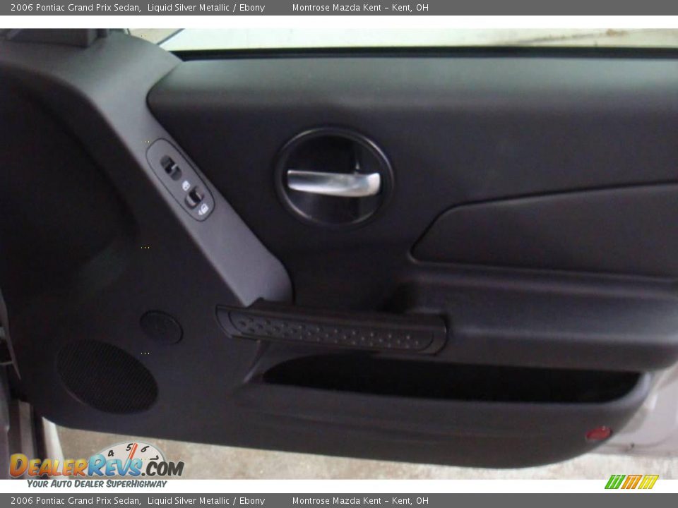 2006 Pontiac Grand Prix Sedan Liquid Silver Metallic / Ebony Photo #15