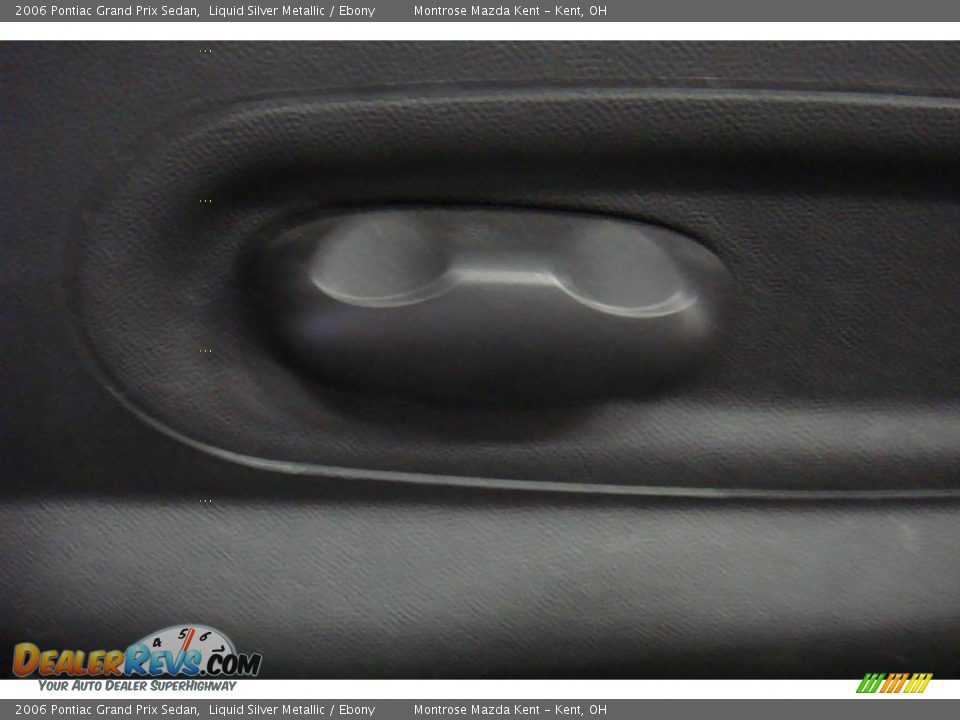 2006 Pontiac Grand Prix Sedan Liquid Silver Metallic / Ebony Photo #17