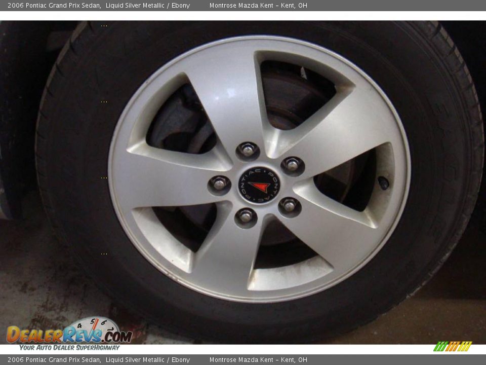 2006 Pontiac Grand Prix Sedan Liquid Silver Metallic / Ebony Photo #18
