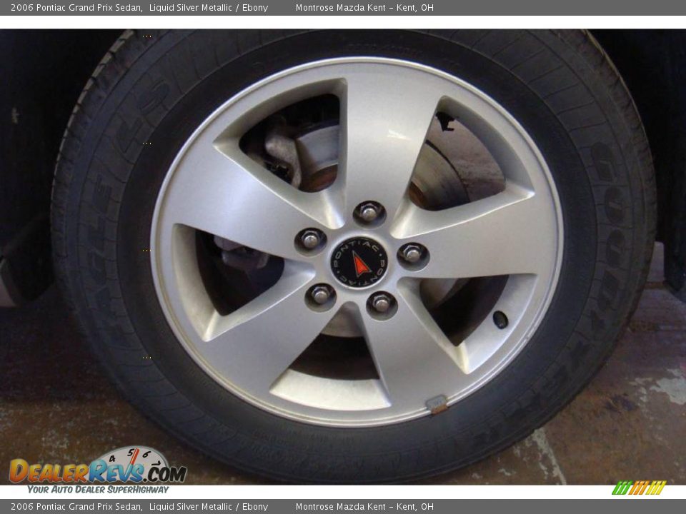 2006 Pontiac Grand Prix Sedan Liquid Silver Metallic / Ebony Photo #29