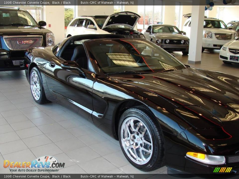 1998 Chevrolet Corvette Coupe Black / Black Photo #4