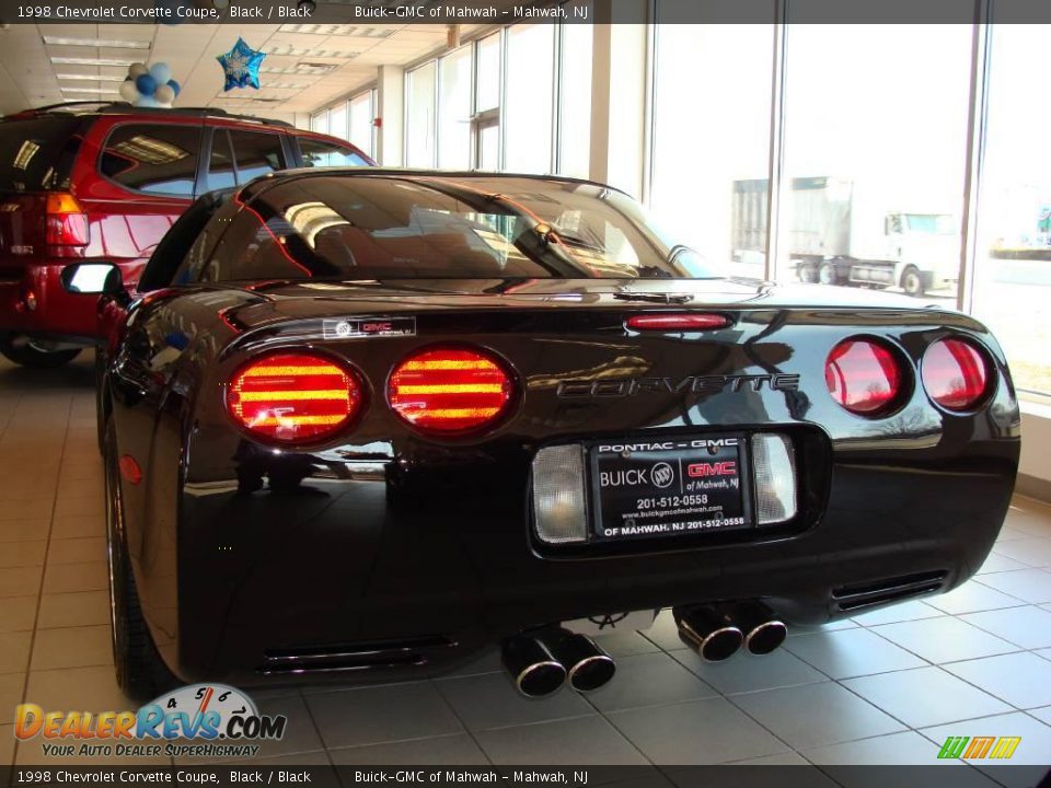 1998 Chevrolet Corvette Coupe Black / Black Photo #7