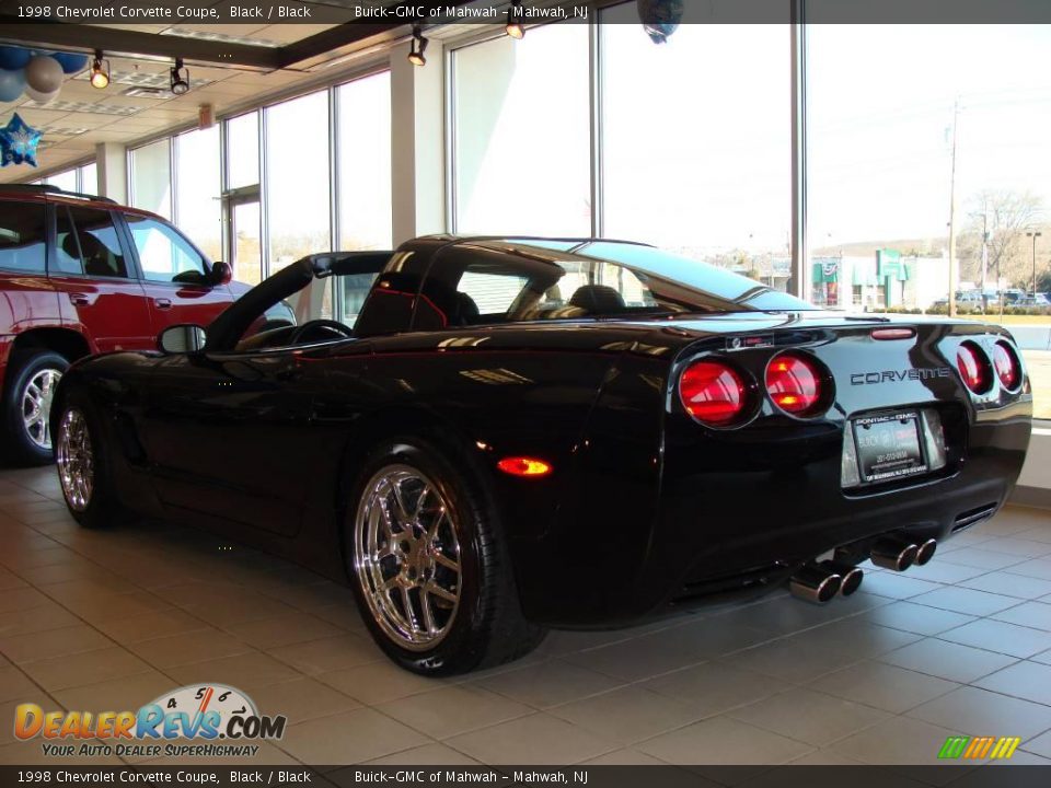 1998 Chevrolet Corvette Coupe Black / Black Photo #8