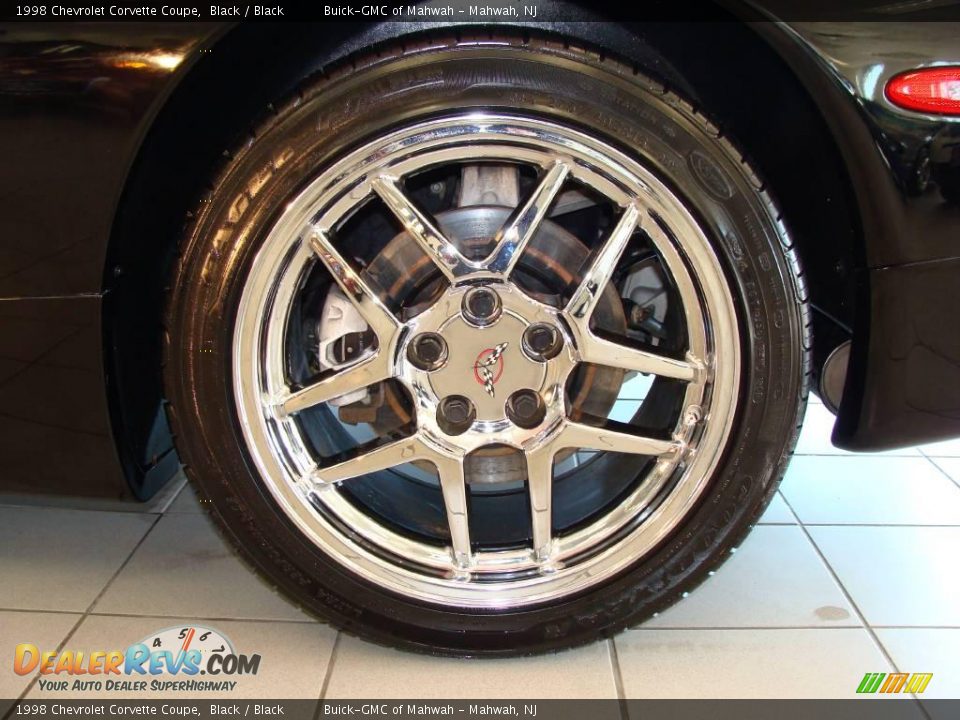 1998 Chevrolet Corvette Coupe Black / Black Photo #10