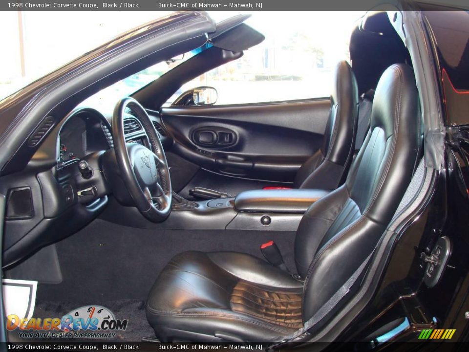 1998 Chevrolet Corvette Coupe Black / Black Photo #11