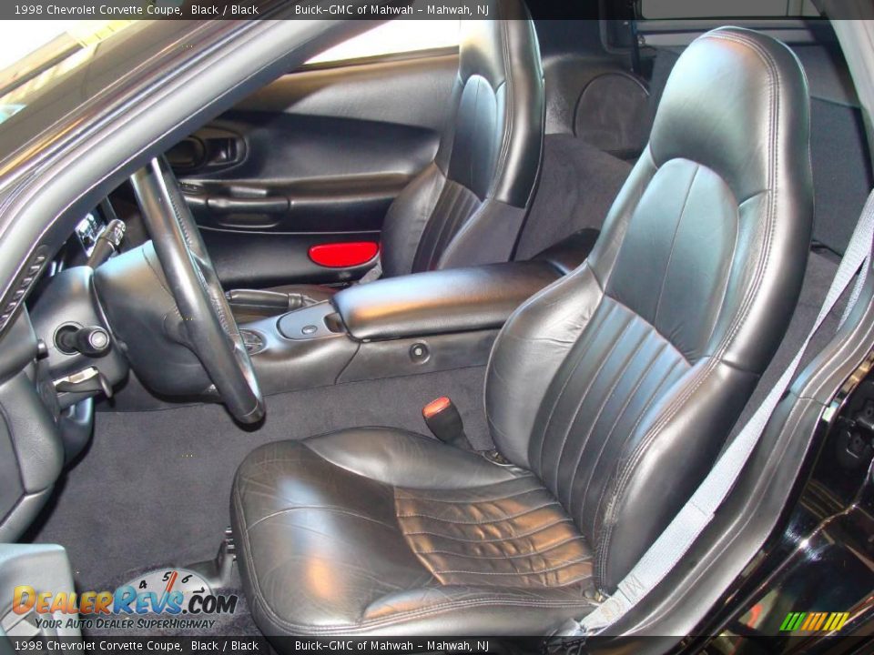 1998 Chevrolet Corvette Coupe Black / Black Photo #13