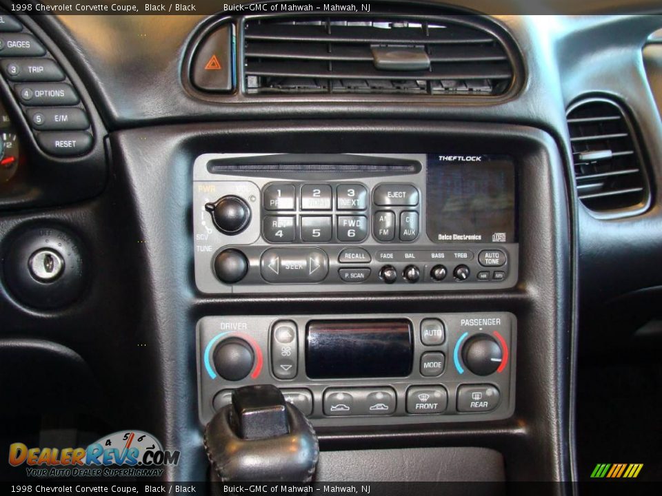 1998 Chevrolet Corvette Coupe Black / Black Photo #16