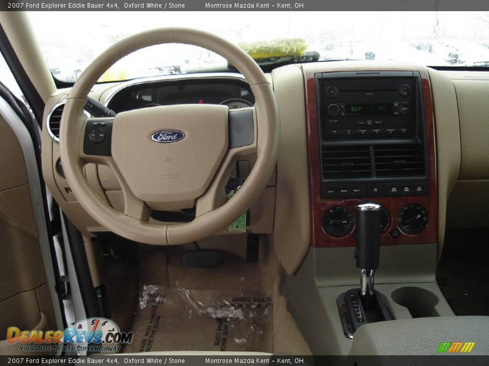 2007 Ford Explorer Eddie Bauer 4x4 Oxford White / Stone Photo #17