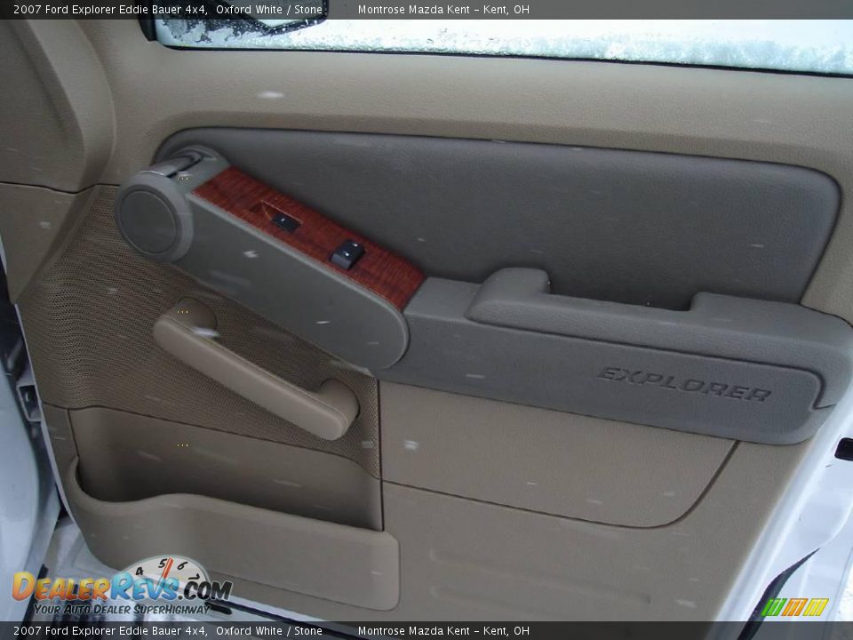 2007 Ford Explorer Eddie Bauer 4x4 Oxford White / Stone Photo #19