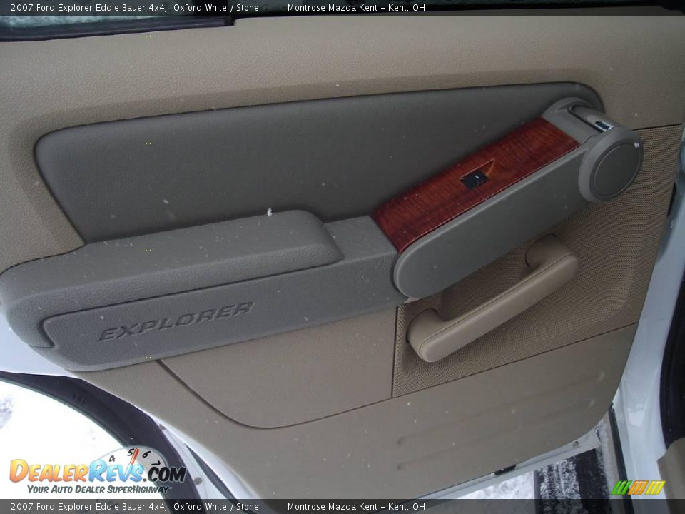 2007 Ford Explorer Eddie Bauer 4x4 Oxford White / Stone Photo #21