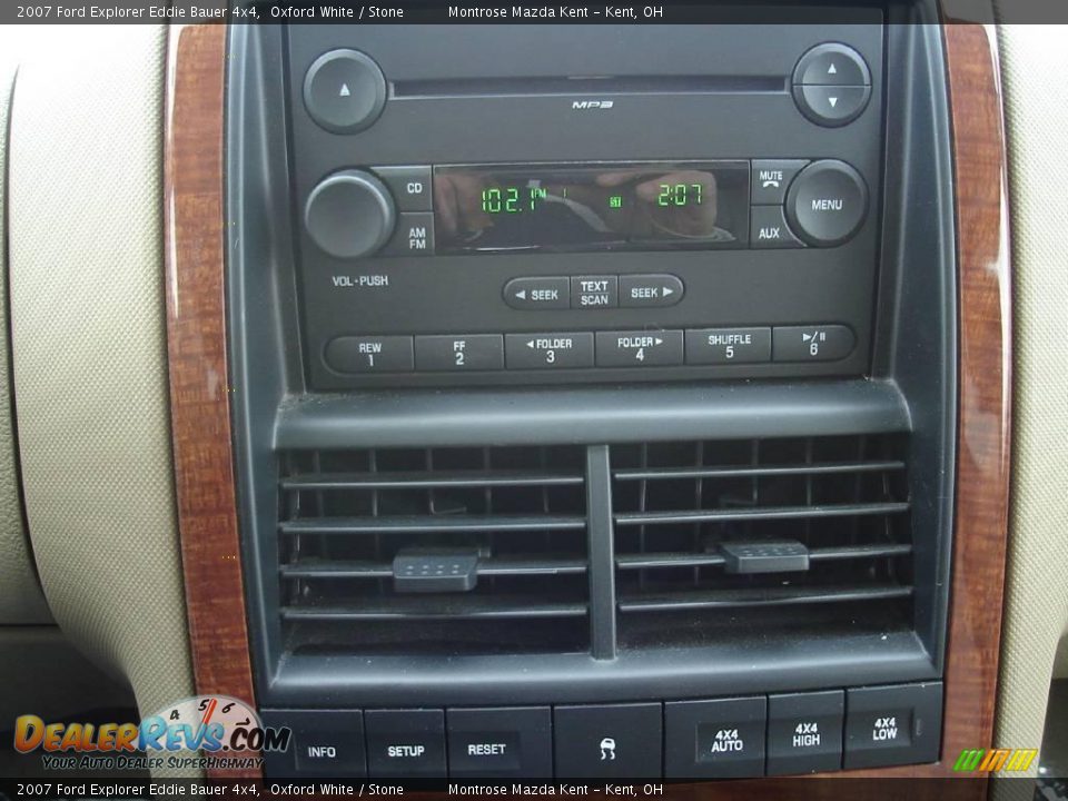 2007 Ford Explorer Eddie Bauer 4x4 Oxford White / Stone Photo #29