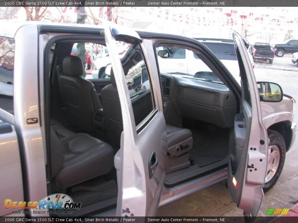 2006 GMC Sierra 1500 SLT Crew Cab 4x4 Silver Birch Metallic / Pewter Photo #15
