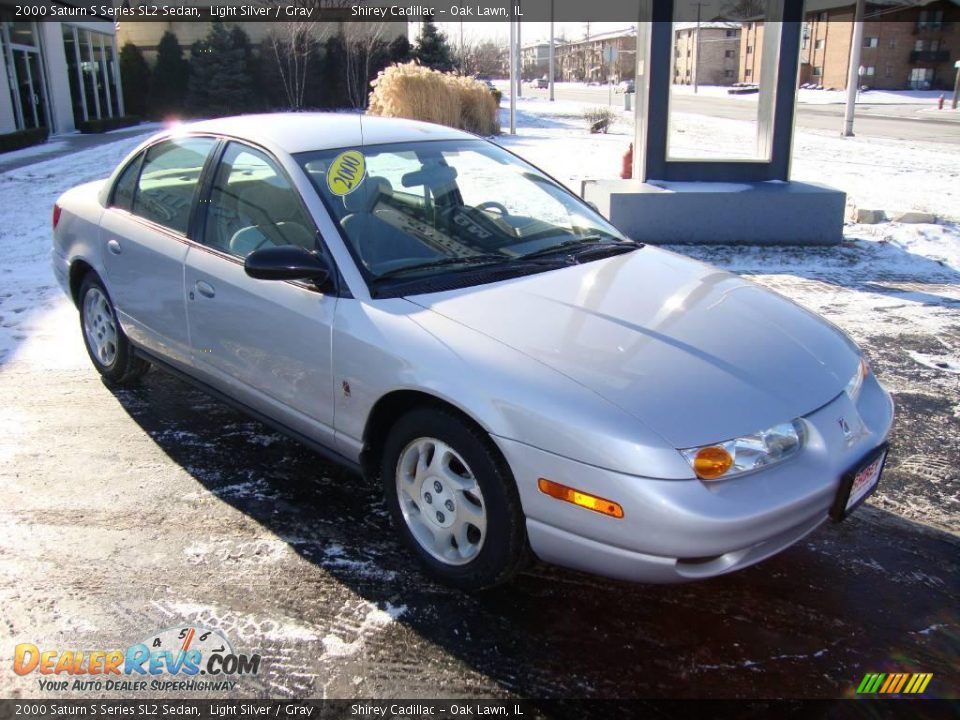 2000 Saturn S Series SL2 Sedan Light Silver / Gray Photo #3