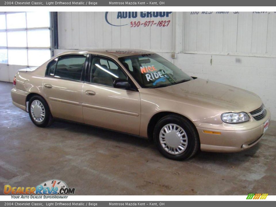 2004 Chevrolet Classic Light Driftwood Metallic / Beige Photo #3