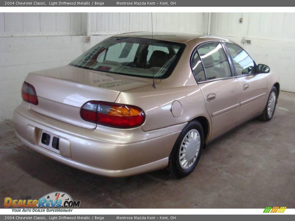 2004 Chevrolet Classic Light Driftwood Metallic / Beige Photo #5