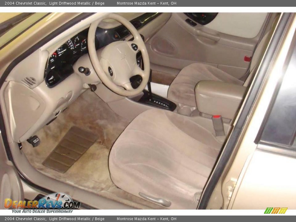 2004 Chevrolet Classic Light Driftwood Metallic / Beige Photo #8