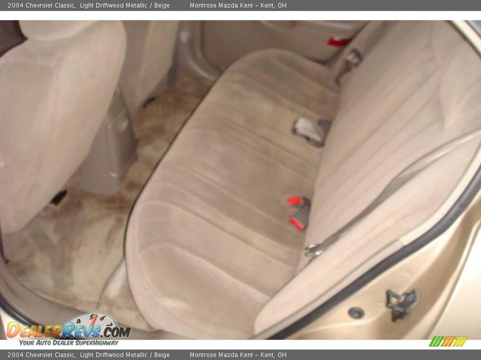 2004 Chevrolet Classic Light Driftwood Metallic / Beige Photo #9