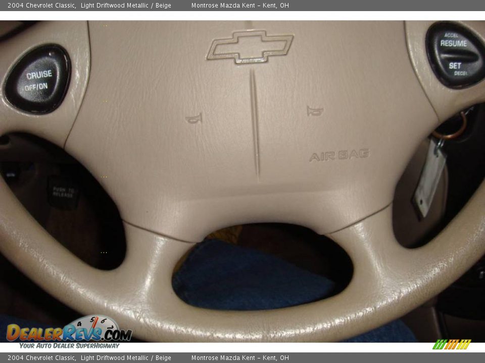 2004 Chevrolet Classic Light Driftwood Metallic / Beige Photo #13