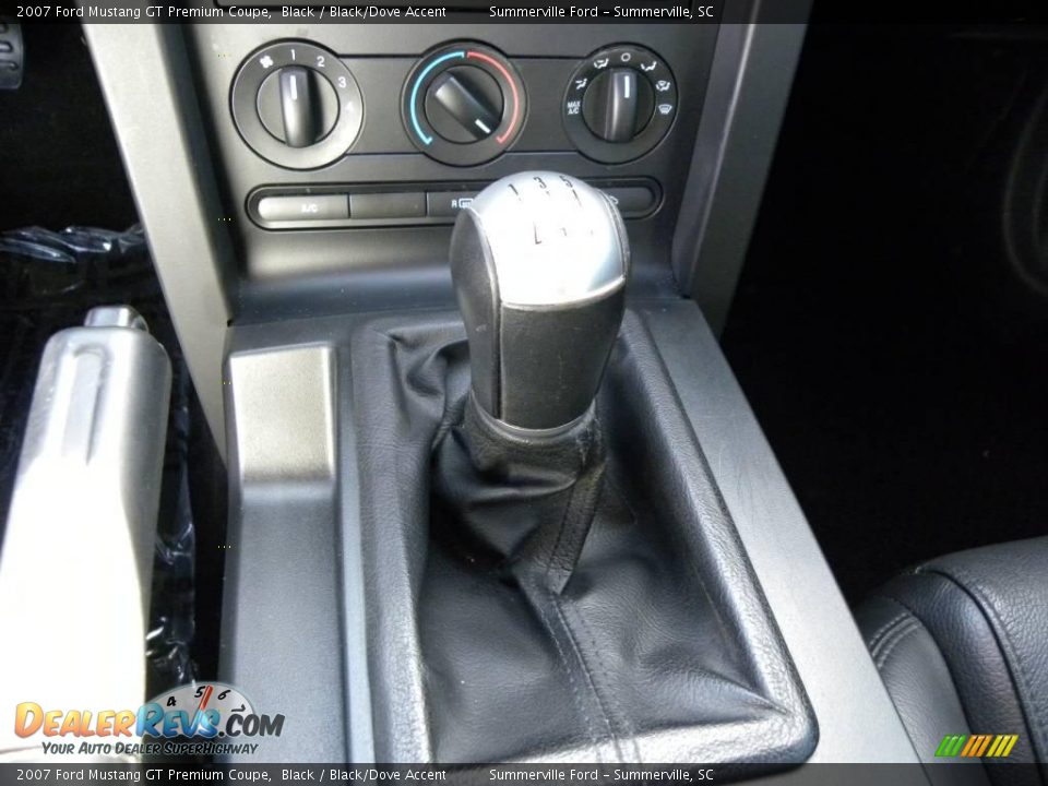 2007 Ford Mustang GT Premium Coupe Black / Black/Dove Accent Photo #17
