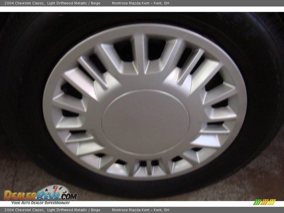 2004 Chevrolet Classic Light Driftwood Metallic / Beige Photo #20