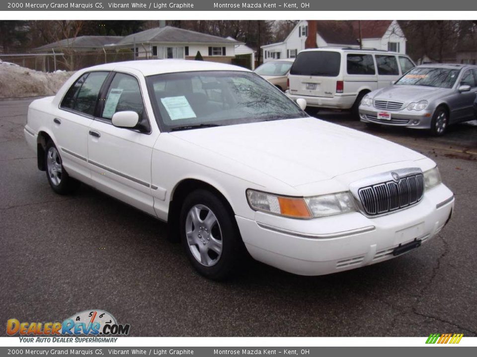 2000 Mercury Grand Marquis GS Vibrant White / Light Graphite Photo #4