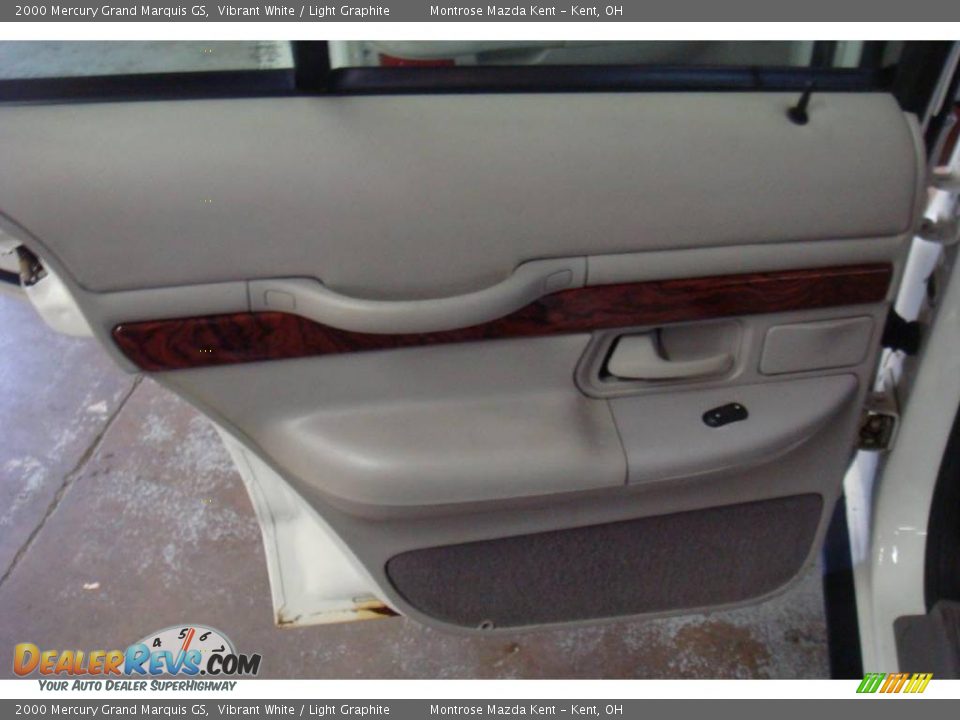 2000 Mercury Grand Marquis GS Vibrant White / Light Graphite Photo #8