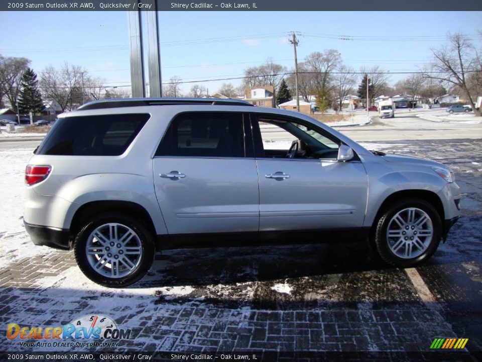 2009 Saturn Outlook XR AWD Quicksilver / Gray Photo #4