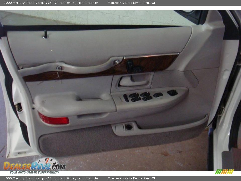 2000 Mercury Grand Marquis GS Vibrant White / Light Graphite Photo #11