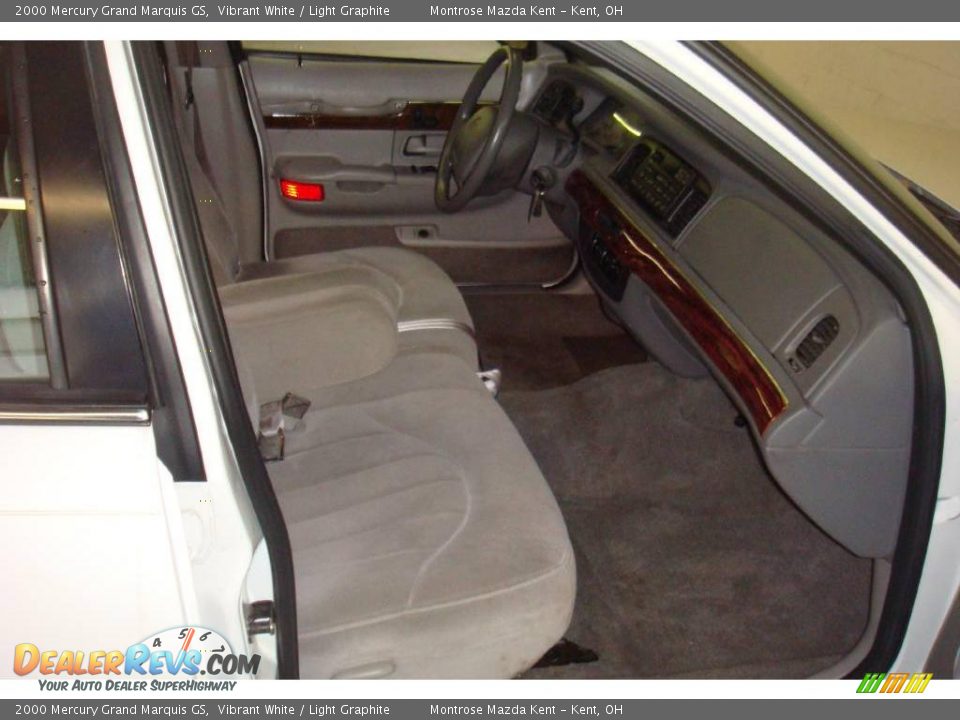 2000 Mercury Grand Marquis GS Vibrant White / Light Graphite Photo #13