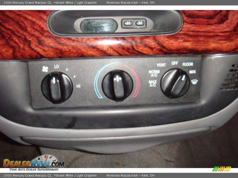 2000 Mercury Grand Marquis GS Vibrant White / Light Graphite Photo #17